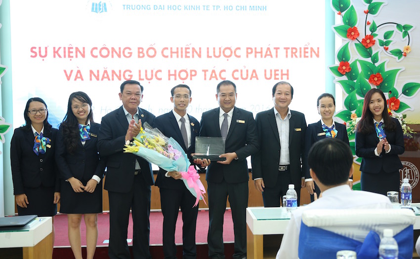 [-]Công[-]bố[-]“Chiến[-]lược[-]phát[-]triển[-]và[-]năng[-]lực[-]hợp[-]tác[-]của[-]UEH”